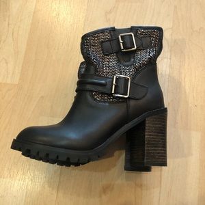 NWT Chinese laundry boots size 6